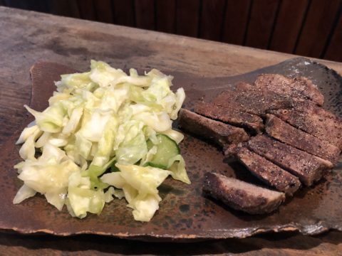 厚切りの牛タン