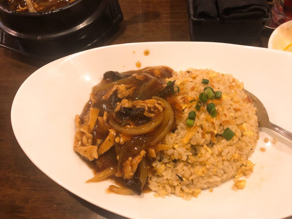 炮彈飛車 肉絲掛け炒飯