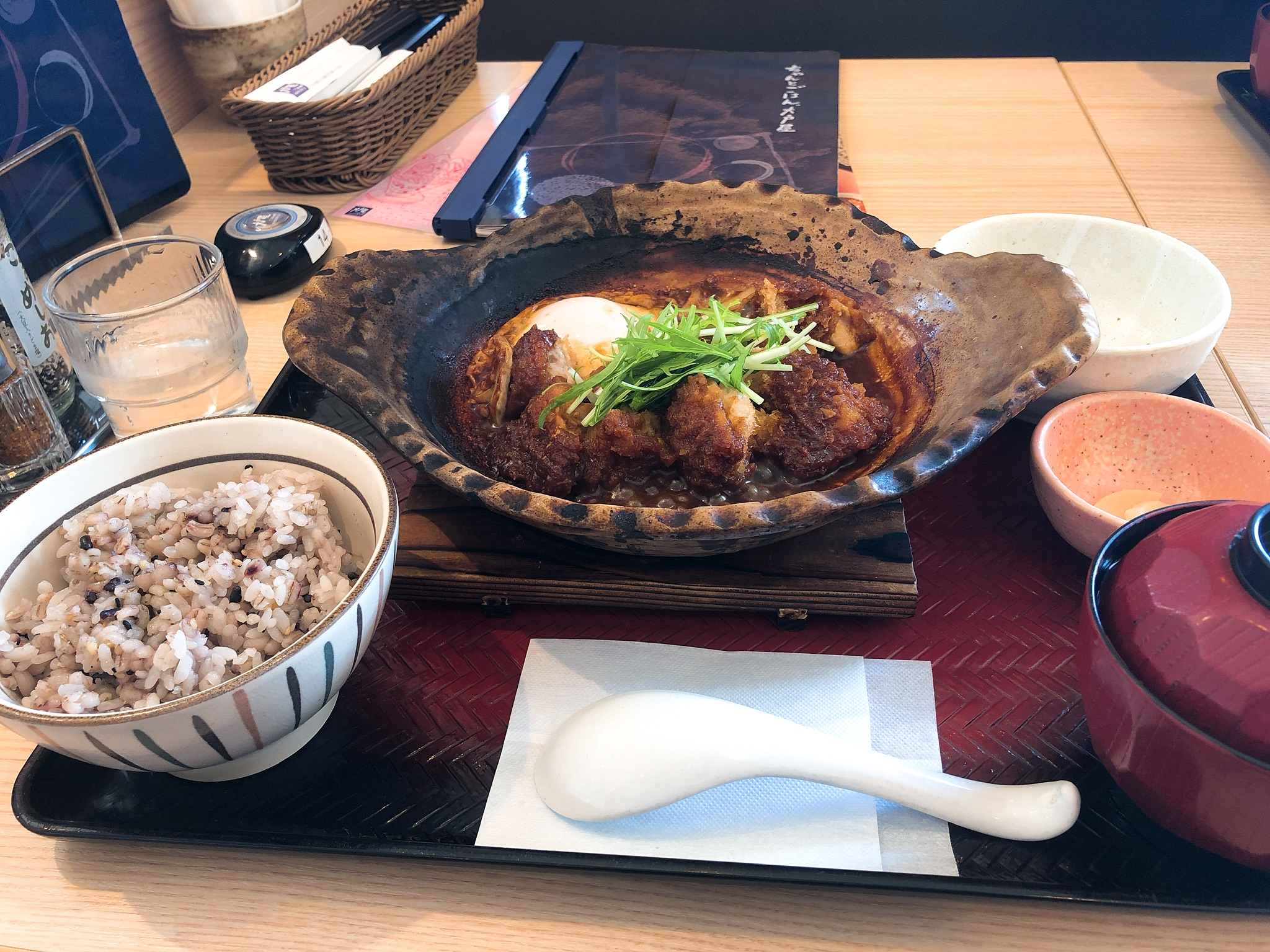 大戸屋 チキンの味噌かつ煮定食
