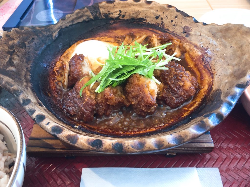 大戸屋 チキンの味噌かつ煮定食