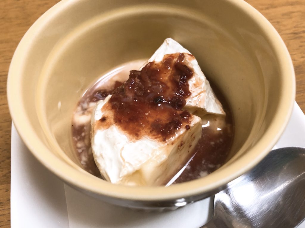 蕎麦前やまな 酒盗のせカマンベール