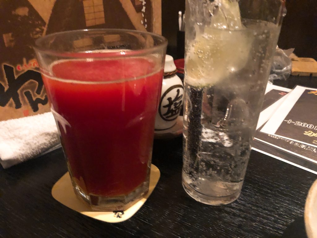 くいもの屋 わん レッドアイとジントニック