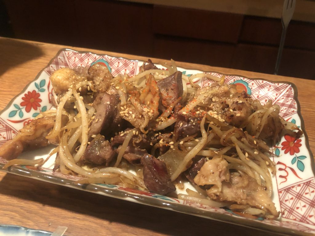 Ken's bar 焼き鳥ともやしの炒め物