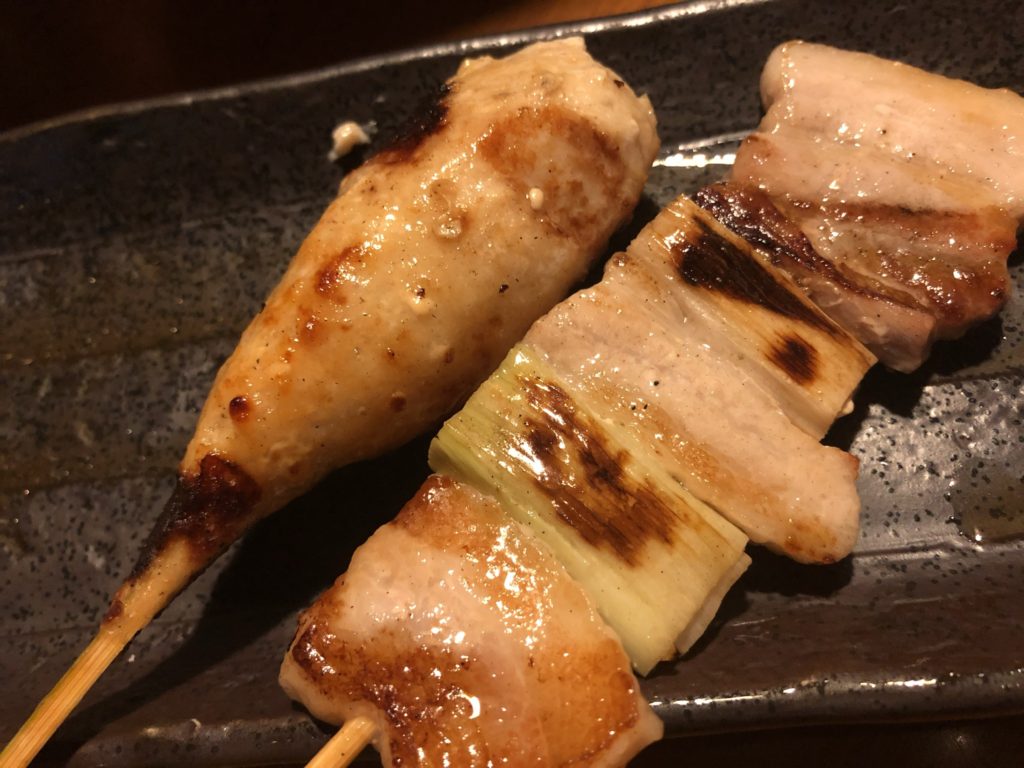 炭火居酒屋「炎」 つくね串と豚串