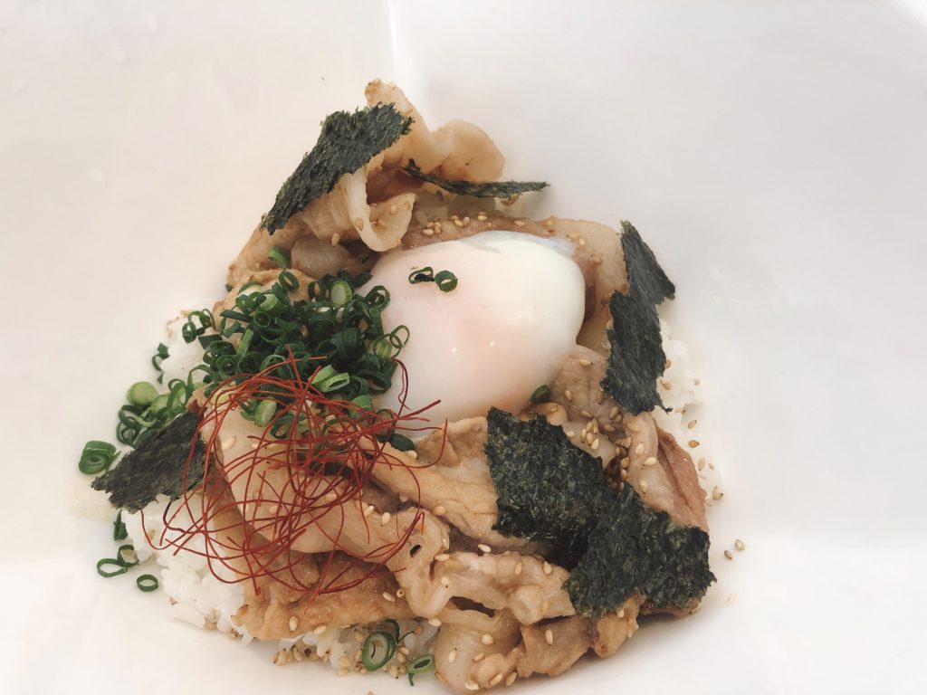 ひこま豚食堂　豚丼