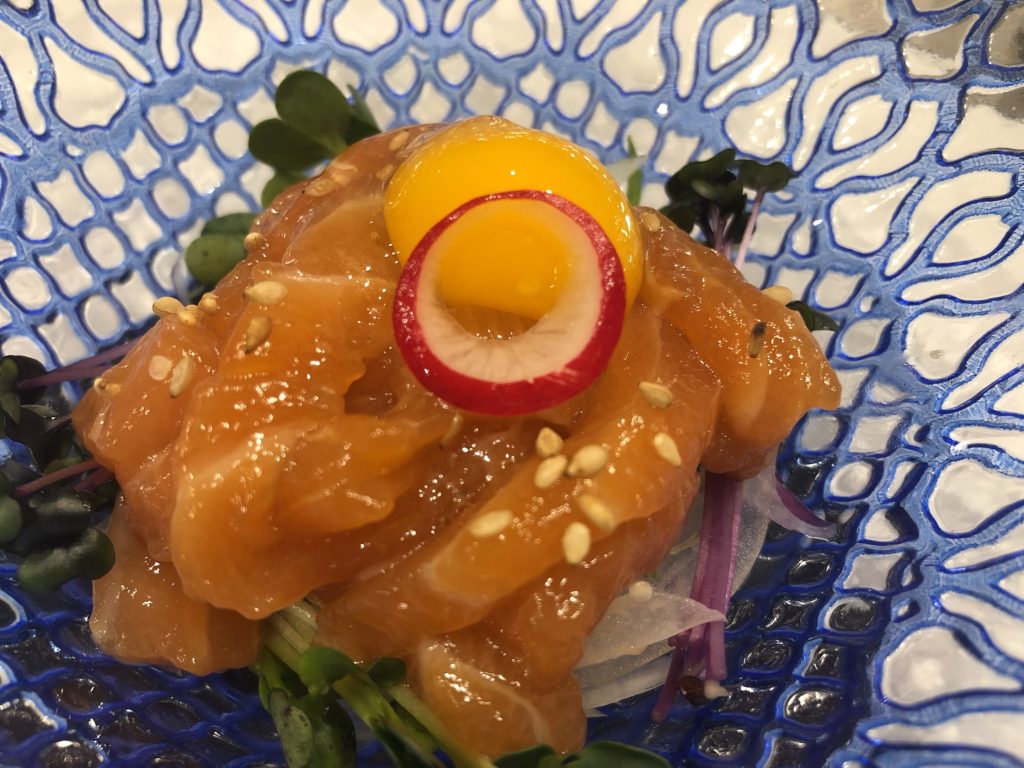 20200324 函館うに むらかみ　サーモンのユッケ