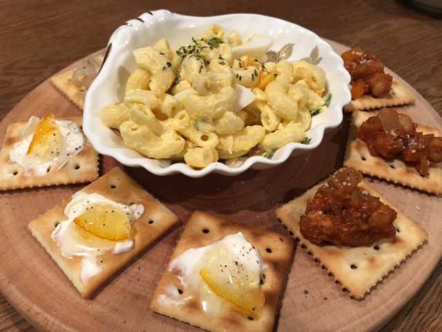 爪屋&Ken　カナッペとマカロニサラダ