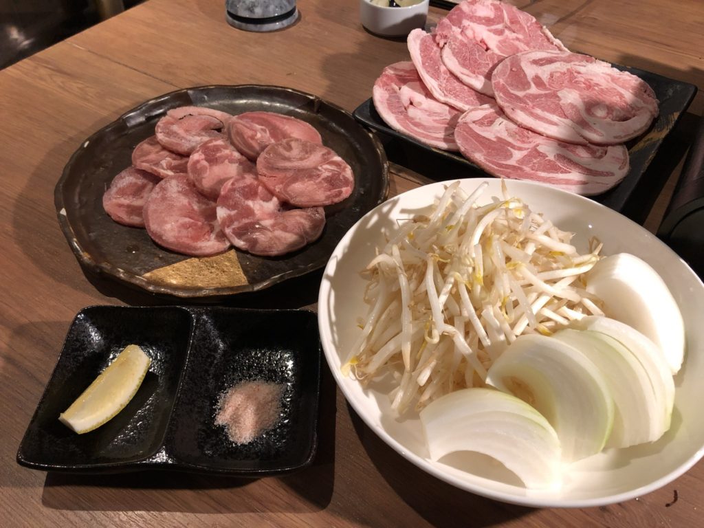 箱館ジンギスカン　五稜郭店　ラムタンとラムロール