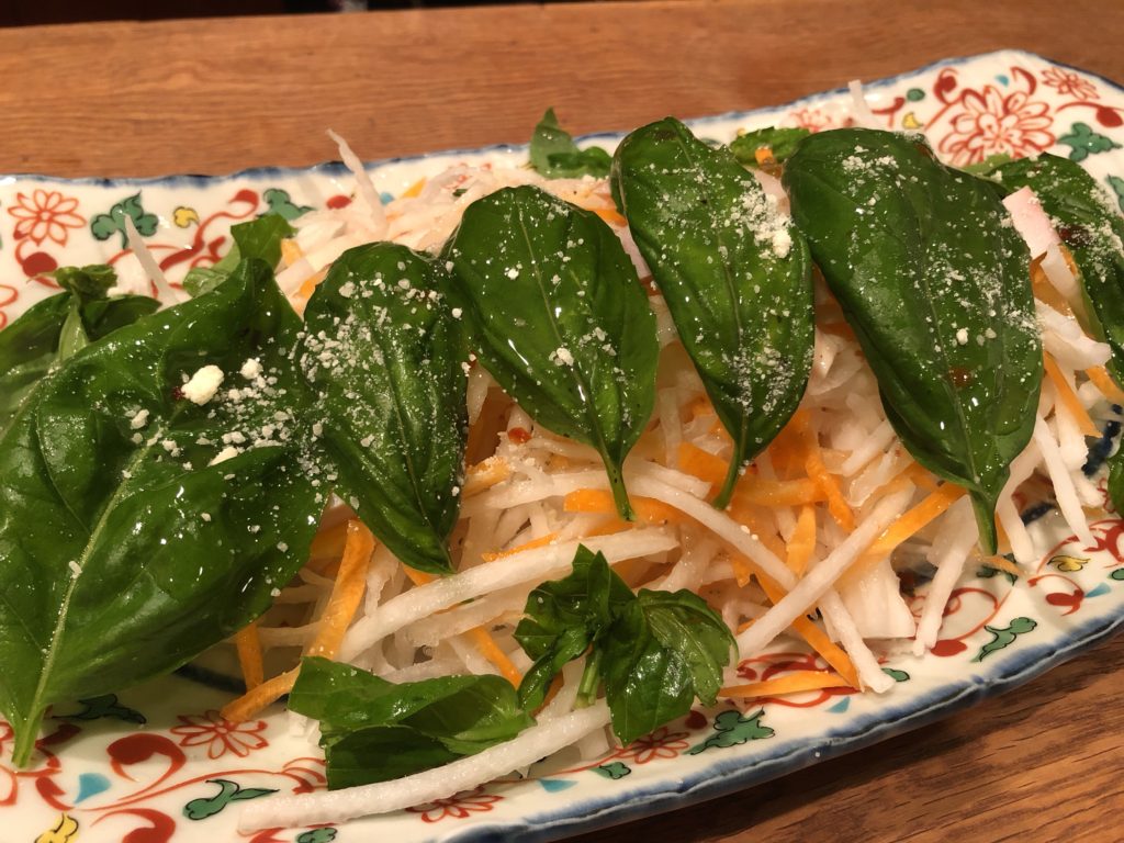 20200705 ネイル後の夜ゴハン バジルのサラダ