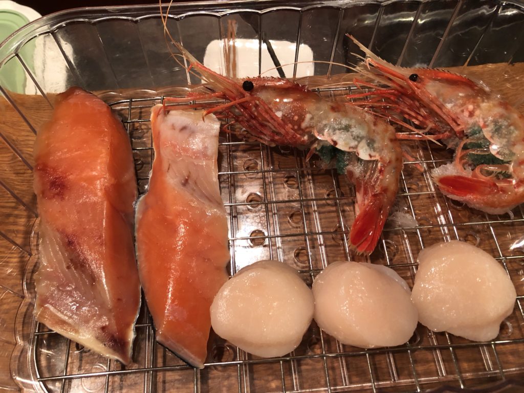 20200705 ネイル後の夜ゴハン 帆立とボタン海老と鮭