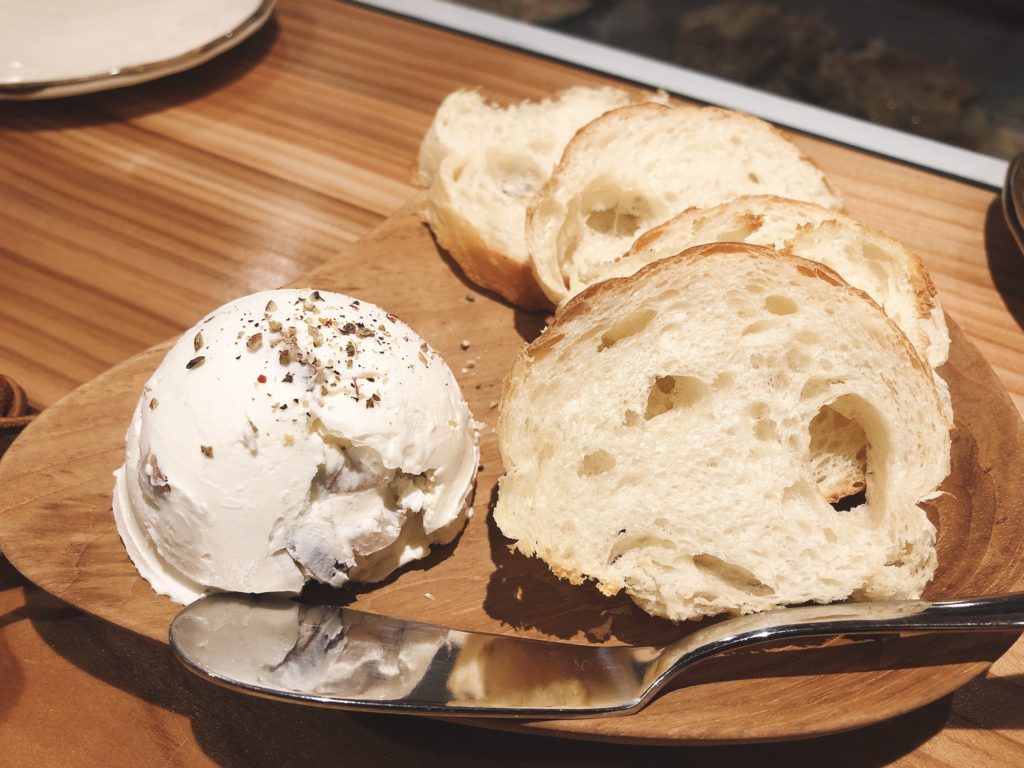 小料理WAGAYA いぶりがっこクリームチーズ