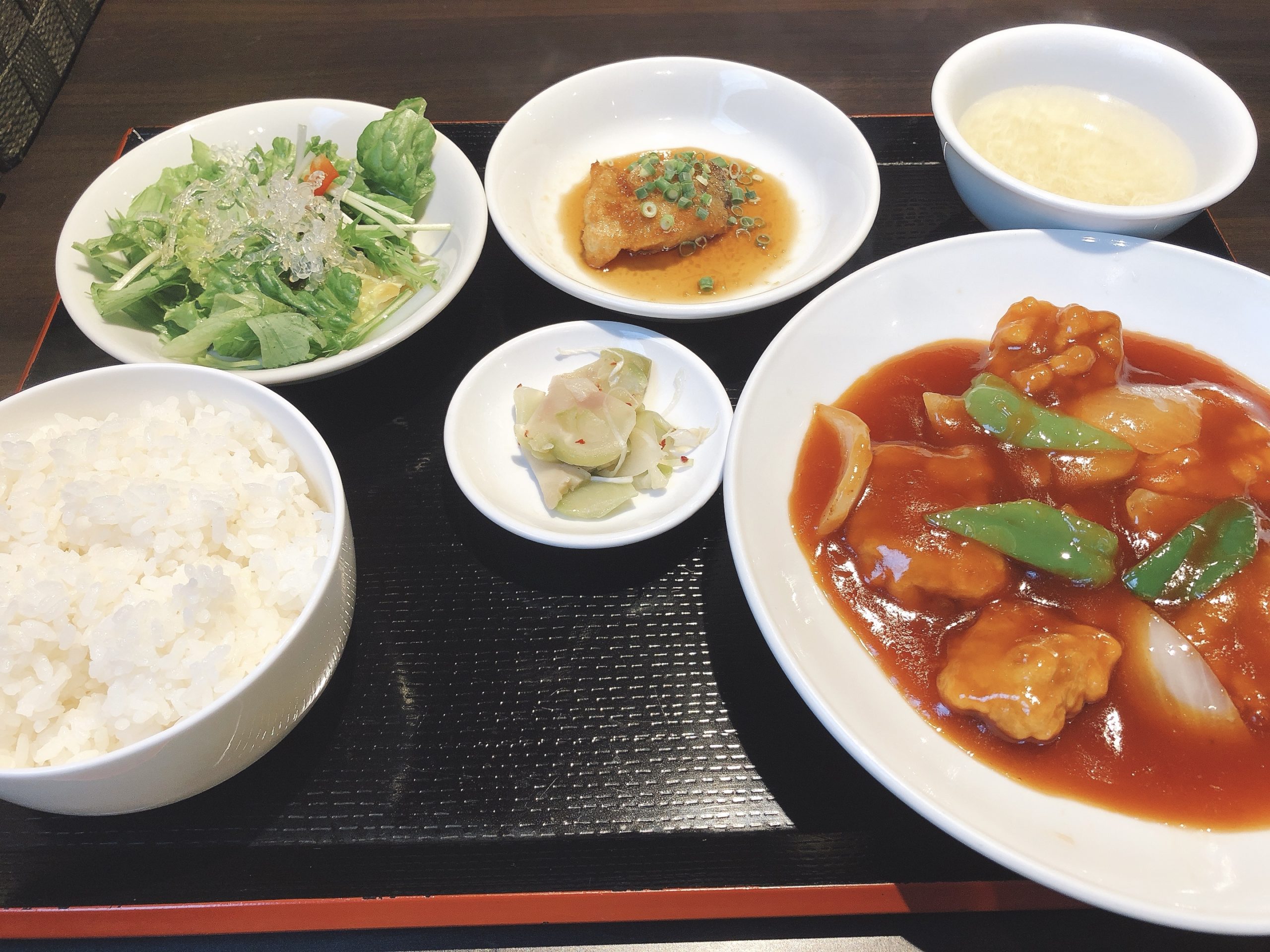 夜ゴハンは中華定食です