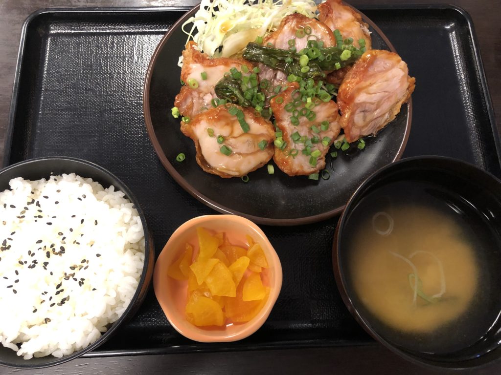 小樽なると屋宇賀浦店　油淋鶏定食