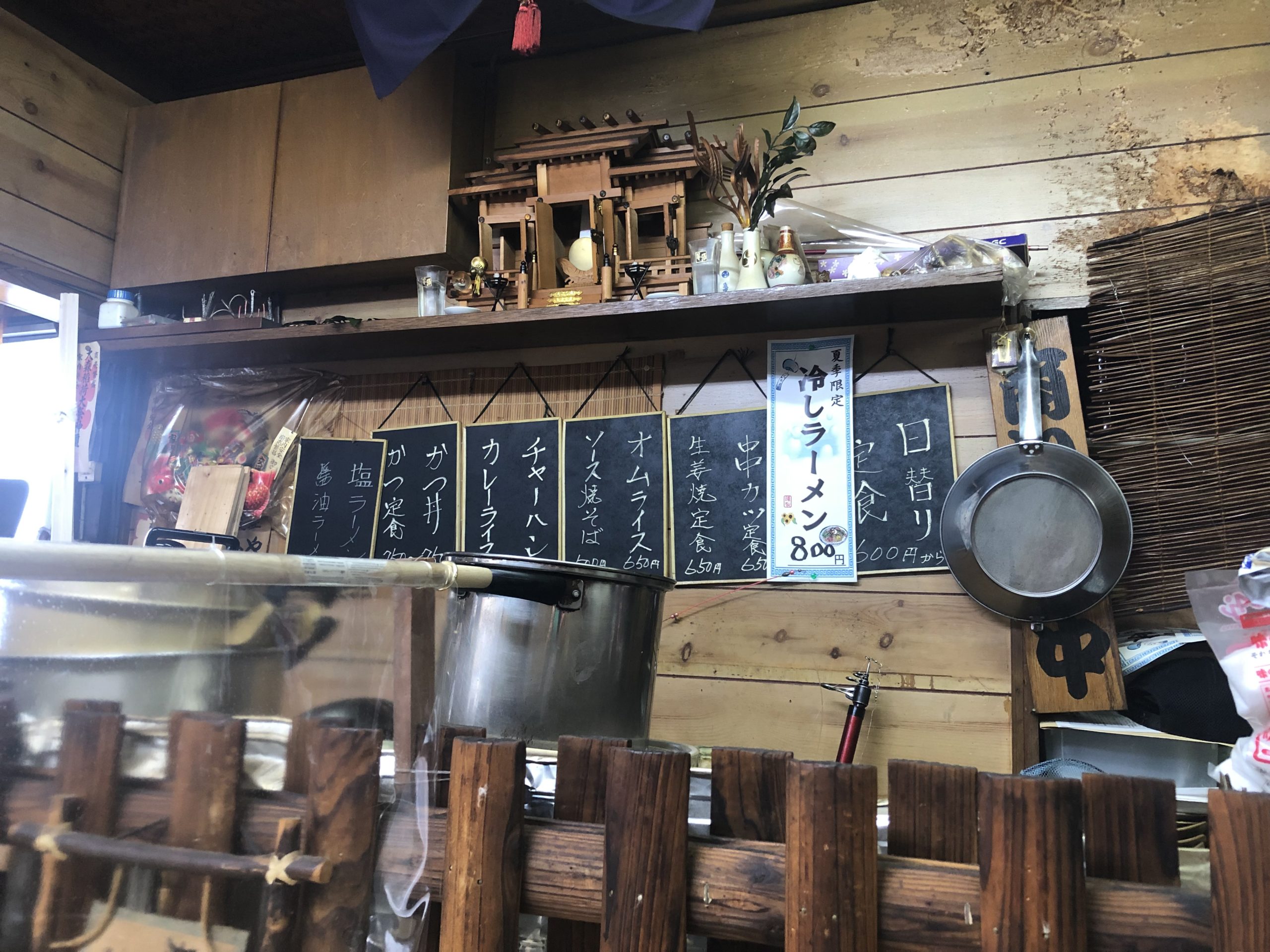 定食屋かめや 店内