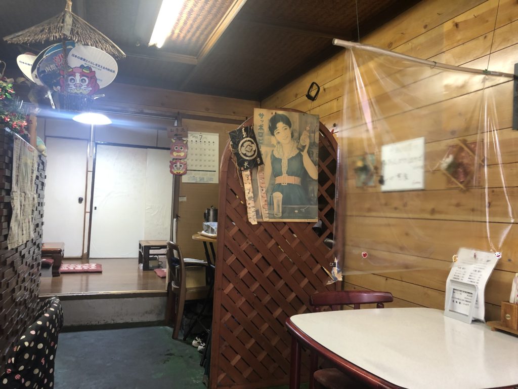 定食屋かめや 店内