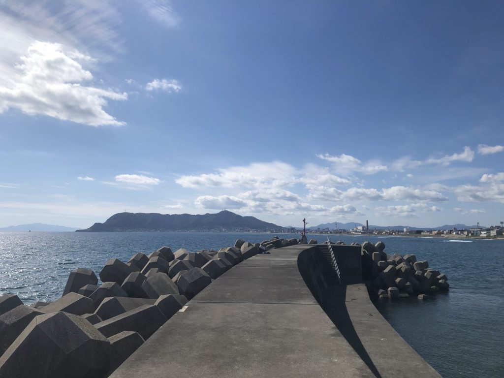 函館湯川漁港からの函館山