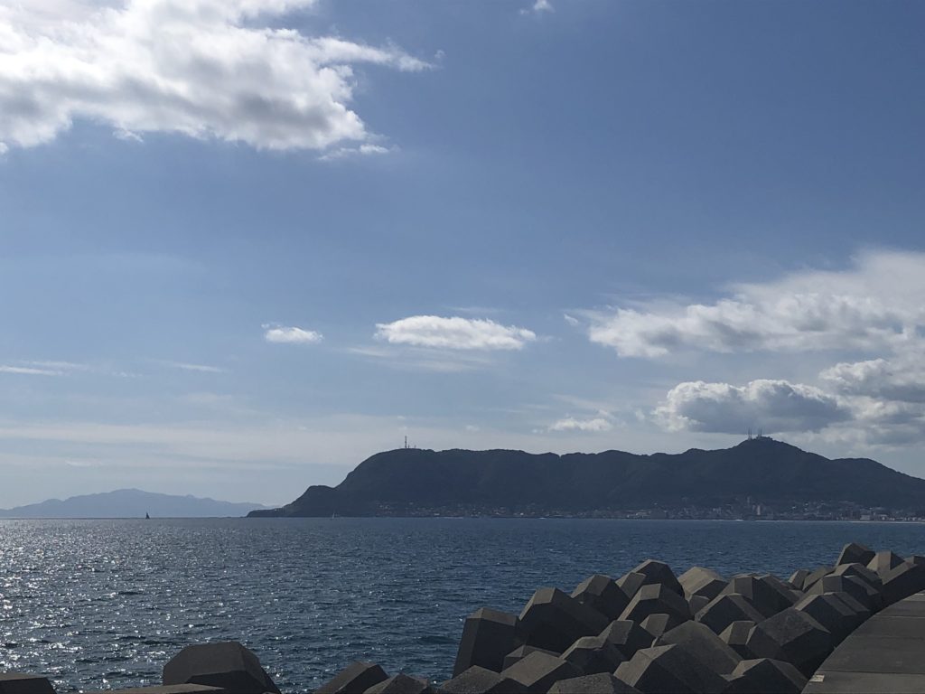 函館湯川漁港からの函館山