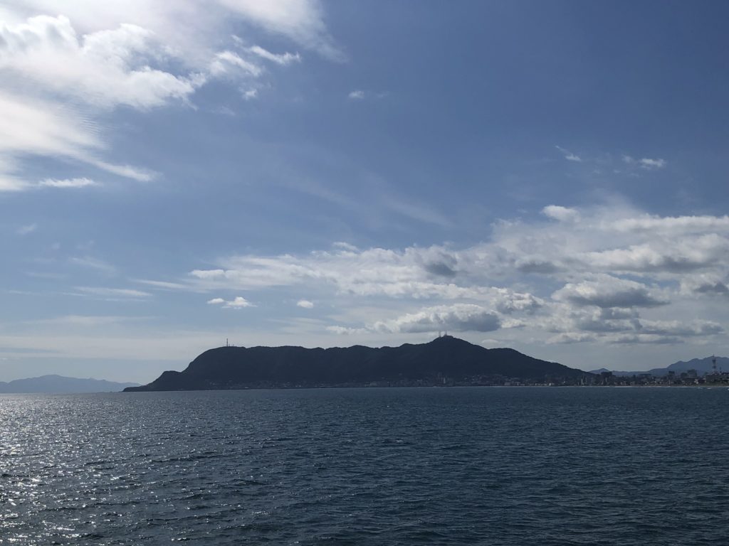 函館湯川漁港からの函館山