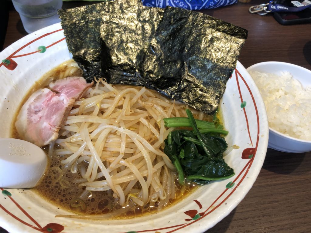 麺工房 京家　並盛でもやしトッピングと小ライス