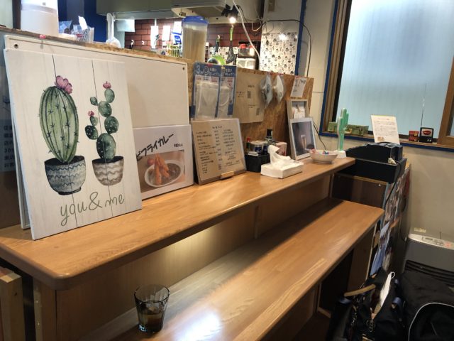 カレー屋ジャック 店内カウンター