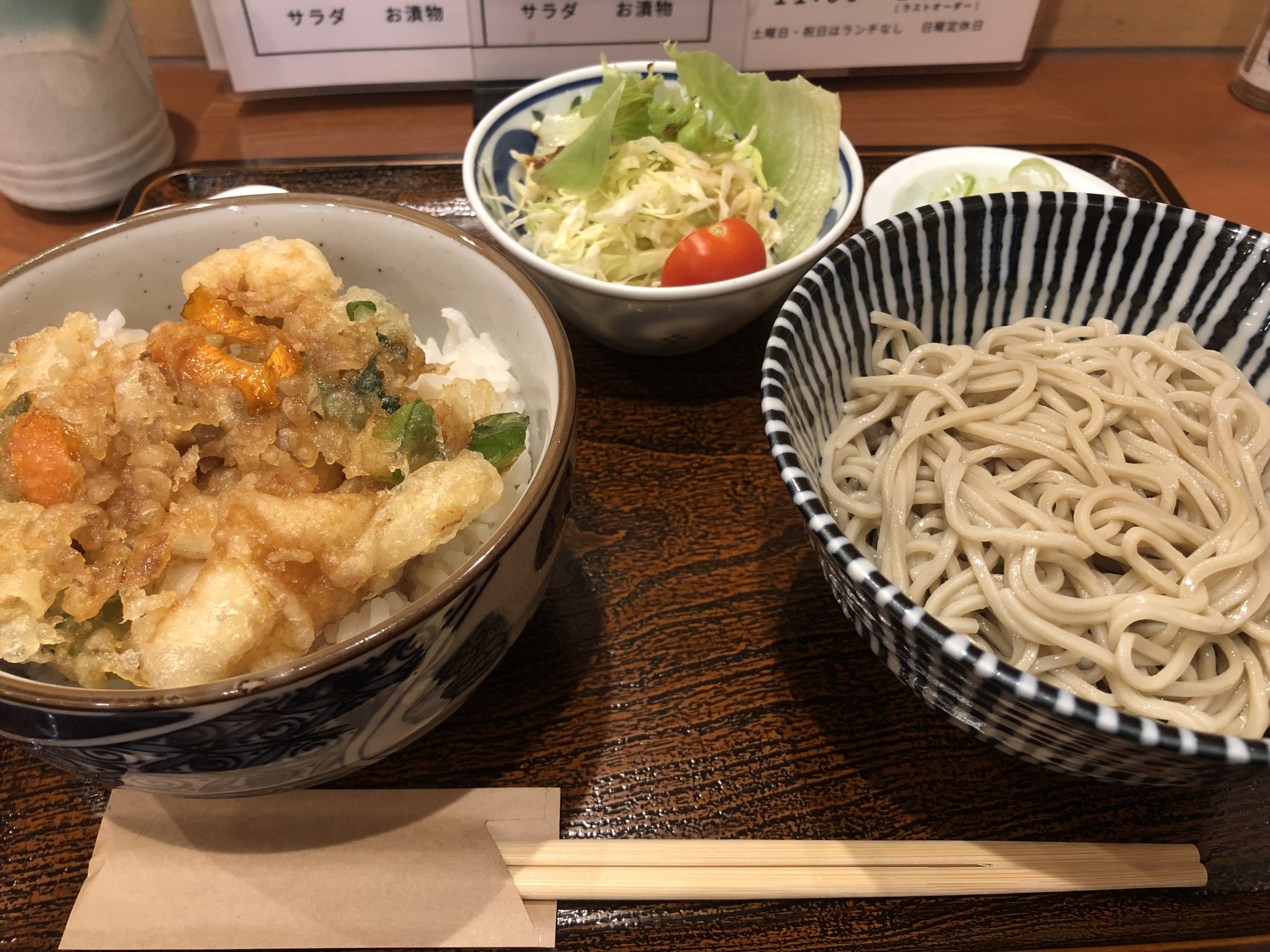 昼ゴハンはそばランチ